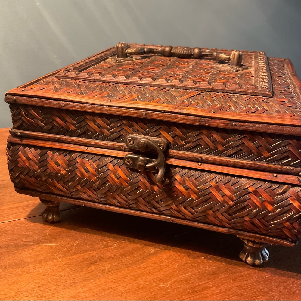 VTG woven bamboo hinged box